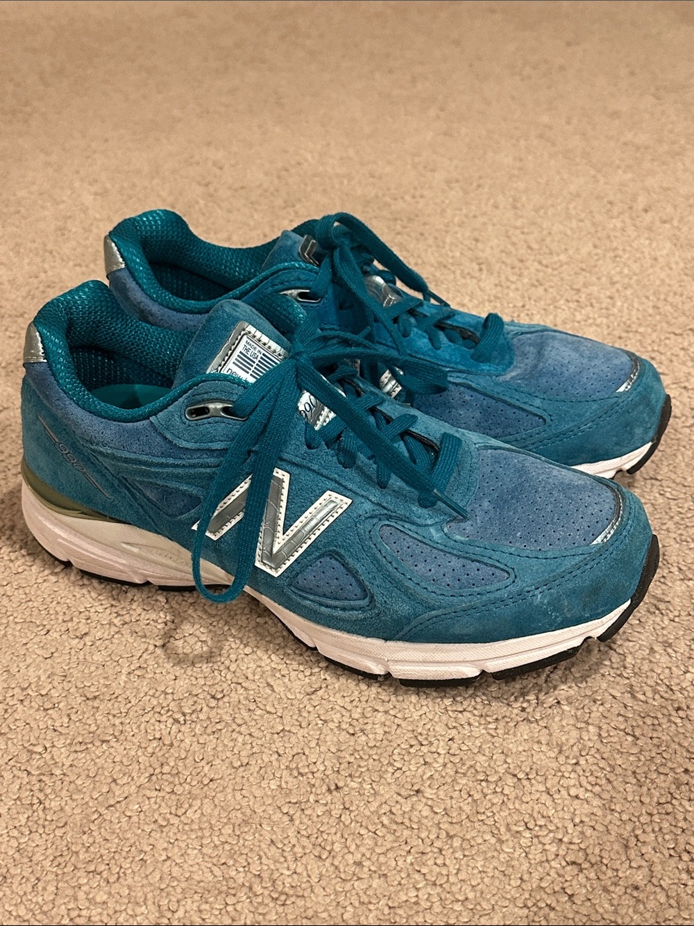 New Balance 990 v4